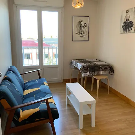 2 Chambres Spacieuses, 8 Minutes Du Centre-Ville Reims En Tram Privatunterkunft *